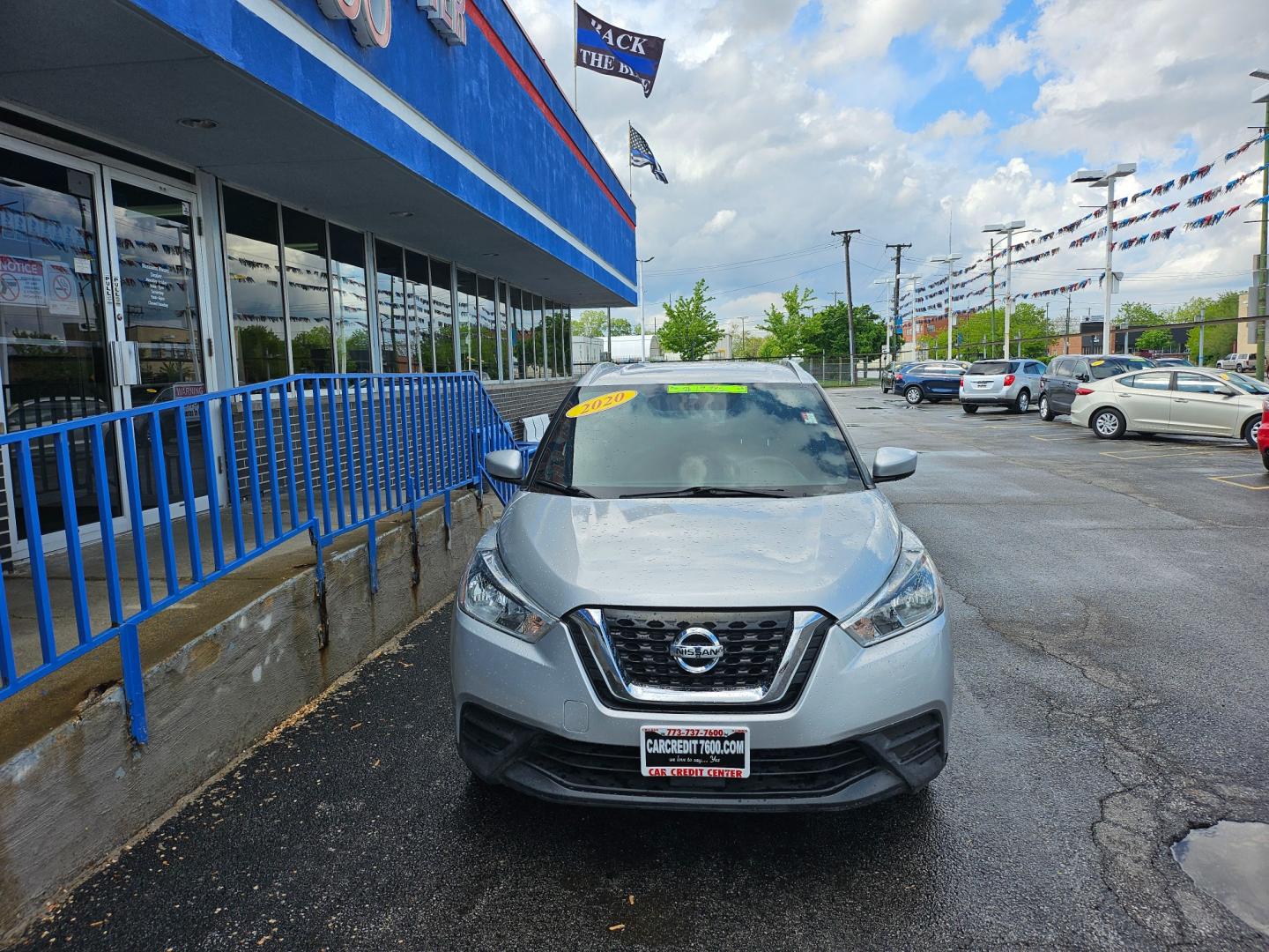 2020 SILVER Nissan Kicks SV (3N1CP5CV0LL) with an 1.6L L4 engine, CVT transmission, located at 7600 S Western Ave., Chicago, IL, 60620, (773) 918-3980, 0.000000, 0.000000 - Photo#2